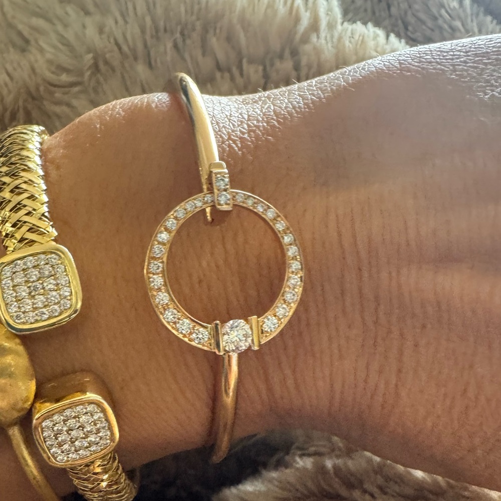 Stunning Roberto Coin Bangle Diamonds 18K Rose gold